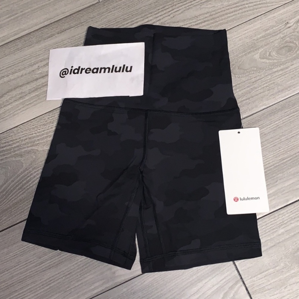 🌿NWT Lululemon Align Super High Rise Short 6” - Picture 2 of 4